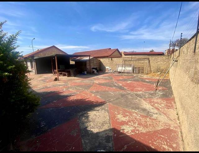 2 BEDROOM PROPERTY TO RENT IN PROTEA NORTH